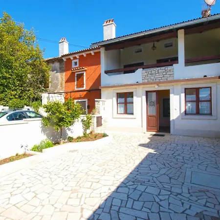 House 148 Muntić