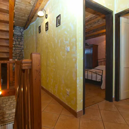 House 148 Muntic